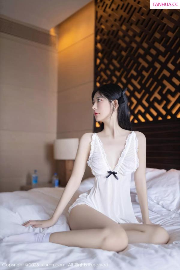   [XiuRen]高清写真图 2023.12.08 No.7789 幼幼 丝袜美腿第20张图片
